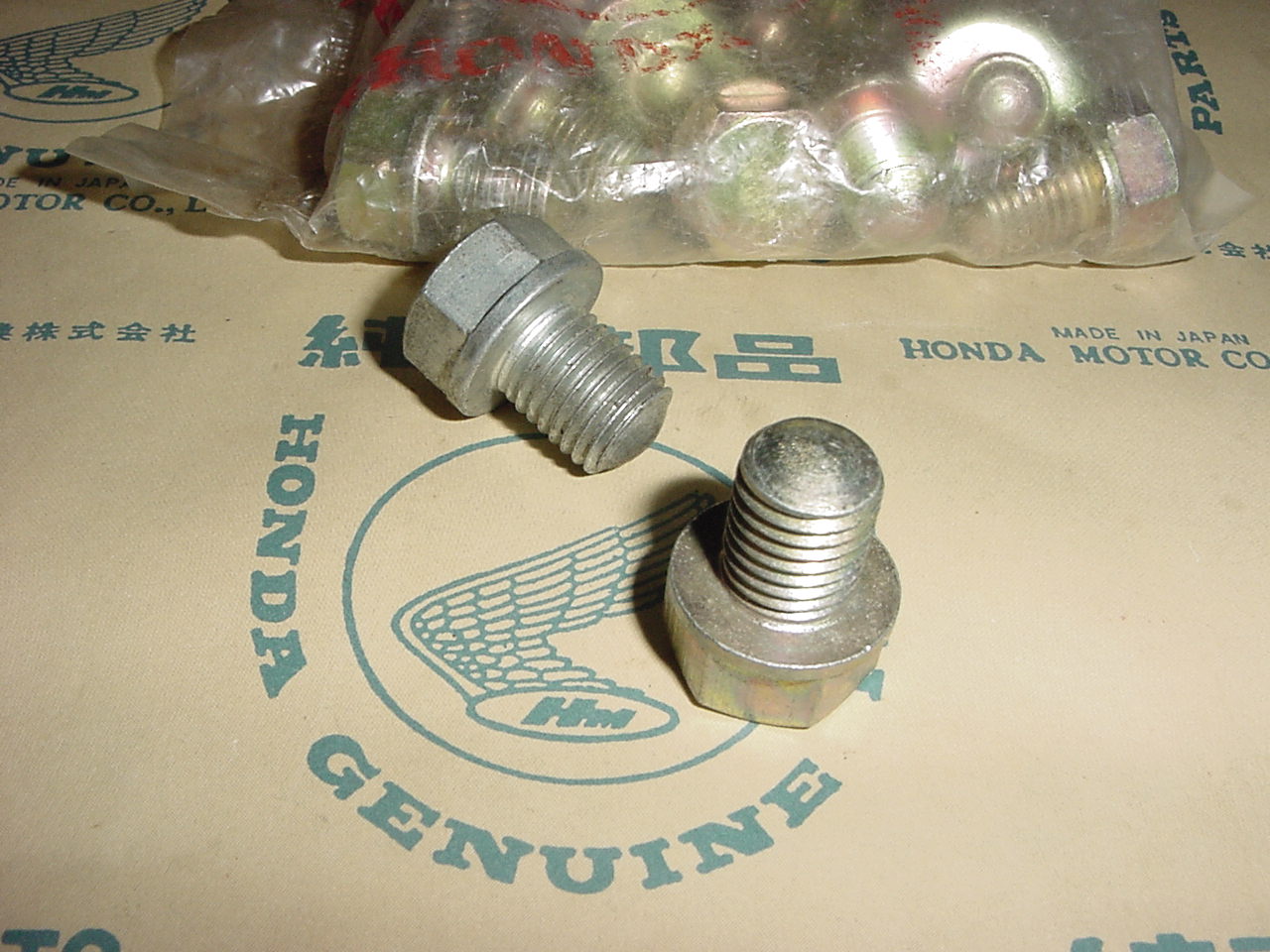 Bolt, drain plug, 12mm 