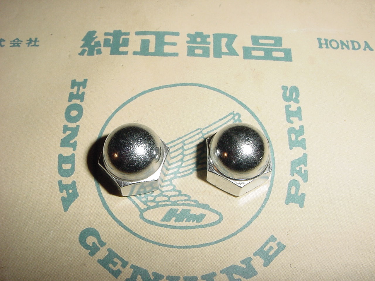 Nut, hex., cap, 8mm *chrome*